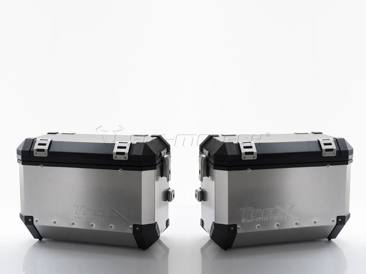 SW-Motech Koffersysteem Trax Evo Zilver 37/37L Honda VFR 800 X Crossrunner (15-) 3 SW-Motech Koffersysteem Trax Evo Zilver 37/37L Honda VFR 800 X Crossrunner (15-)